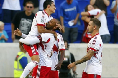 MLS: Δραματική νίκη για Ρεντ Μπουλς (videos)