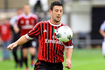 Μίλαν: Πλήγμα με Μπονέρα