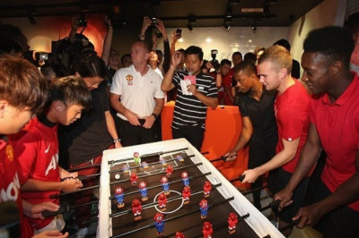 Μάντσεστερ Γιουνάιτεντ: Έπαιξαν… ποδοσφαιράκι (photos)