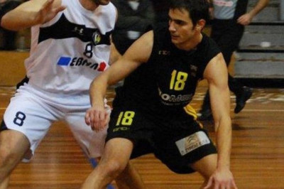 Περιστέρι: Με Τσαμπή, Χριστοδούλου