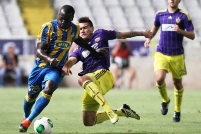 «Κόλλησε» ο ΑΠΟΕΛ, 1-1 με Μάριμπορ (video)