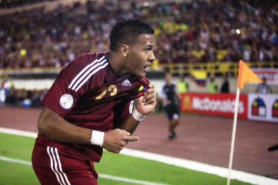 Λίβερπουλ: Ανταγωνιστές για Ροντόν