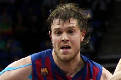 Από την Μπαρτσελόνα στην Αρμάνι ο Ουάλας