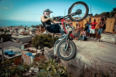 O trial rider Julien Dupont στη Μήλο! (video)