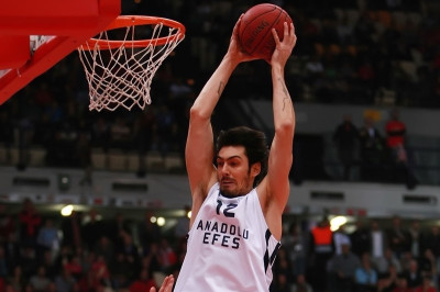 Αναντολού Εφές: Ο καλύτερος αιφνιδιασμός στην Ευρωλίγκα (video)