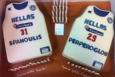 Εθνική Μπάσκετ Ανδρών: Η τούρτα με... φανέλες σε Σπανούλη και Περπέρογλου