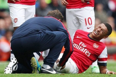 Άρσεναλ: Σοκ με τον τραυματισμό του Τσάμπερλεϊν