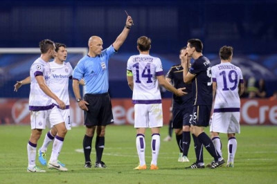 Δυναμό Ζάγκρεμπ: Η... αστραπιαία αποβολή του Ρουκάβινα (video)