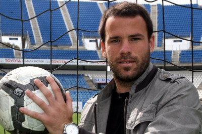 Ολυμπιακός: Σενάρια για Απόνιο και Μποκού