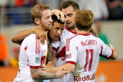 MLS: Επιβίωσαν οι Ρεντ Μπουλς (videos)
