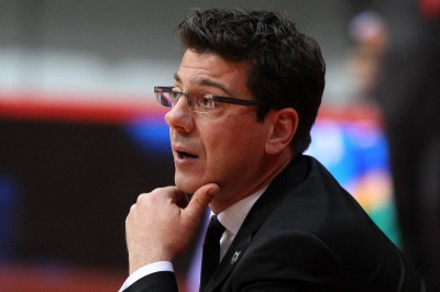 Ο Κατσικάρης δίπλα στην Εθνική