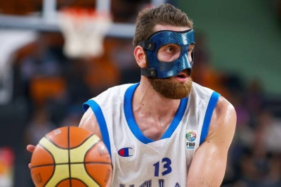 Καϊμακόγλου: «Με τη… μάσκα του πολεμιστή»