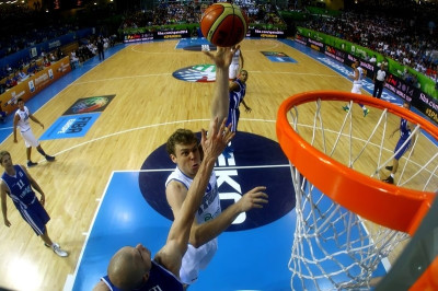 Ιταλία: Τράβα μπρος και μη σε… Μέλι (video)