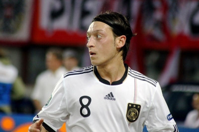 Οζίλ: «Θα πήγαινα και χωρίς χρήματα»