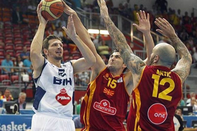 Ευρωμπάσκετ: Τάπα του Ράιτ και στο καπάκι… Τελέτοβιτς (video)