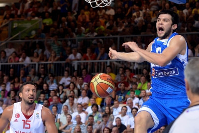 Εθνική Ανδρών: Το... παθιασμένο κάρφωμα του Παπανικολάου (video)