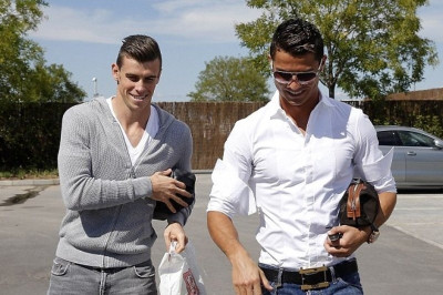 Ρεάλ Μαδρίτης: Η… θερμή συνάντηση Μπέιλ – Ρονάλντο (videos)