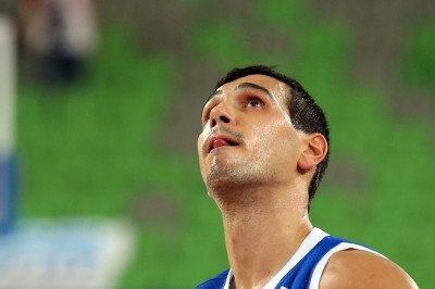 Ζήσης: «Πονάει πολύ...»