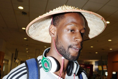 Γύρισε... Κινέζος ο Γκιστ! (video+photos)