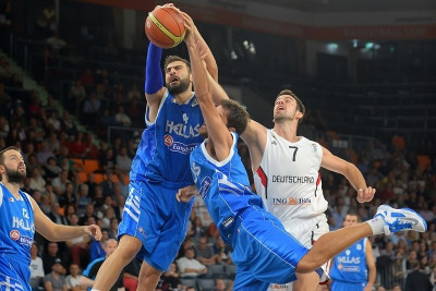 Αναντολού Εφές: Πατέρας ο Βασιλειάδης