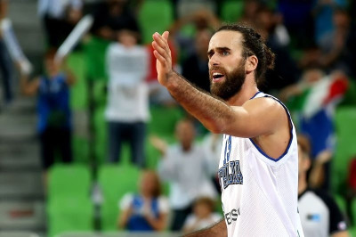 Το... σερβίρισμα του Ντατόμε (video)