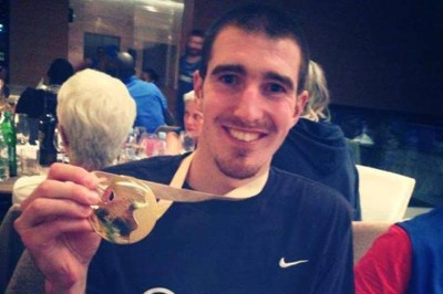 Γαλλία: «Κολλημένοι» με το χρυσό! (photos)