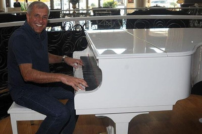 Ο… πιανίστας Ομπράντοβιτς