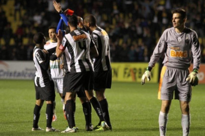 Brasileiro: «Ηρωική» ισοπαλία για Μινέιρο (videos)