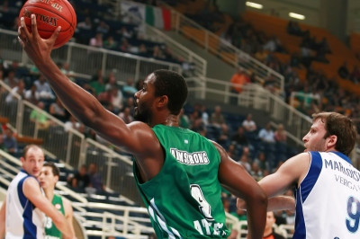 Ιντιάνα Πέισερς: Πήραν Χίλτον Άρμστρονγκ