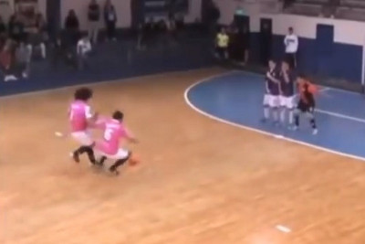 Αργεντινή: Απίστευτη κομπίνα σε φάουλ με… τρακάρισμα! (video)