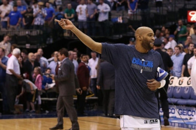 Ντάλας Μάβερικς: Δεν σκέφτεται αποχώρηση ο Κάρτερ