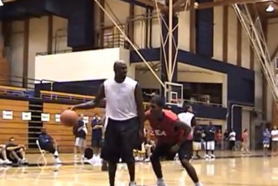 Όταν ο Τζόρνταν «ξεφτίλιζε» έναν σημερινό ΝΒΑer (videos)