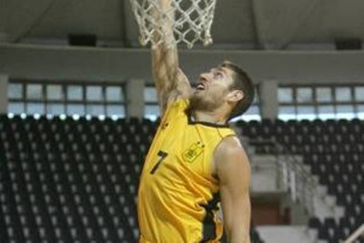 Πελεκάνος: «Είμαστε ομάδα και είμαστε εδώ»