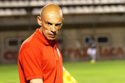 Τάκης Γκώνιας