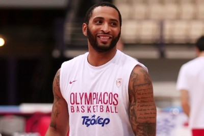 Λο: «Είμαι καλύτερα» (photos)