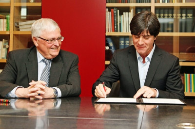 Γερμανία: Ανανέωσε ο Λεβ