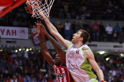 Ουνικάχα Μάλαγα: Ρεκόρ από Βάσκεθ με Ολυμπιακό