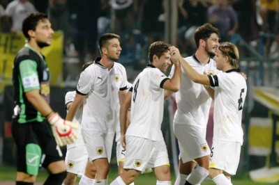 Πόποβιτς: «Με την ΑΕΚ στη Super League»