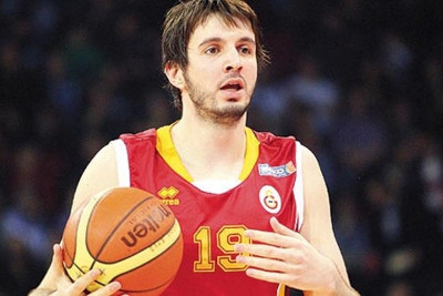 Αλντεμίρ: «Νίκη… ατμόσφαιρας με Ολυμπιακό!»