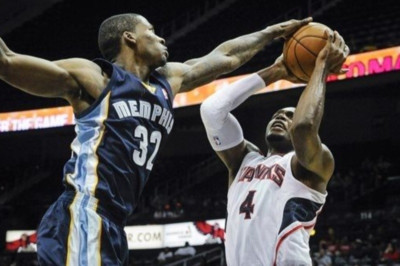 Μέμφις Γκρίζλις: Συζητήσεις με Ντέιβις