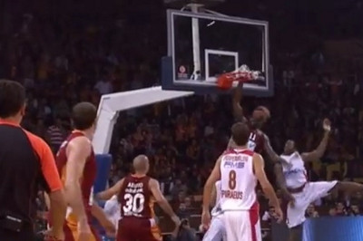 Γαλατάσαραϊ: Το μεγάλο κάρφωμα του Τζαβάι στον Ολυμπιακό (video)