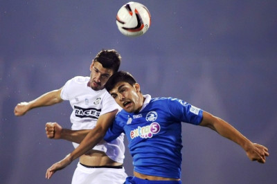 Football League: Μάχη... ουράς