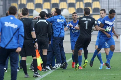 Ματσάρα με Καλλονή... ανατροπής (video+photos)