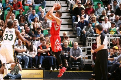 Χιούστον Ρόκετς: Από το -19 με Τζαζ (video)