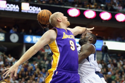 Λος Άντζελες Λέικερς: Βασικός ο Κέιμαν