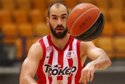 Ολυμπιακός: Έφτασε Οικονόμου ο Σπανούλης