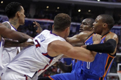 Λος Άντζελες Κλίπερς: Με… ξύλο τους Θάντερ (video)