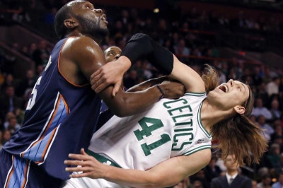 Σάρλοτ Μπόμπκατς: Φρένο στους Σέλτικς (video)