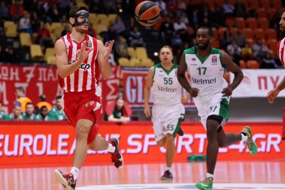 Ολυμπιακός: Ο... μασκοφόρος Παπαπέτρου (photos)