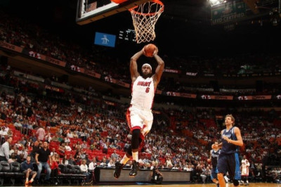 Μαϊάμι Χιτ: «Τρελοκομείο» ο Λεμπρόν (video)